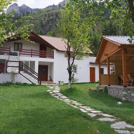 Bujtina Arlindi Bed & Breakfast Valbone Exterior photo