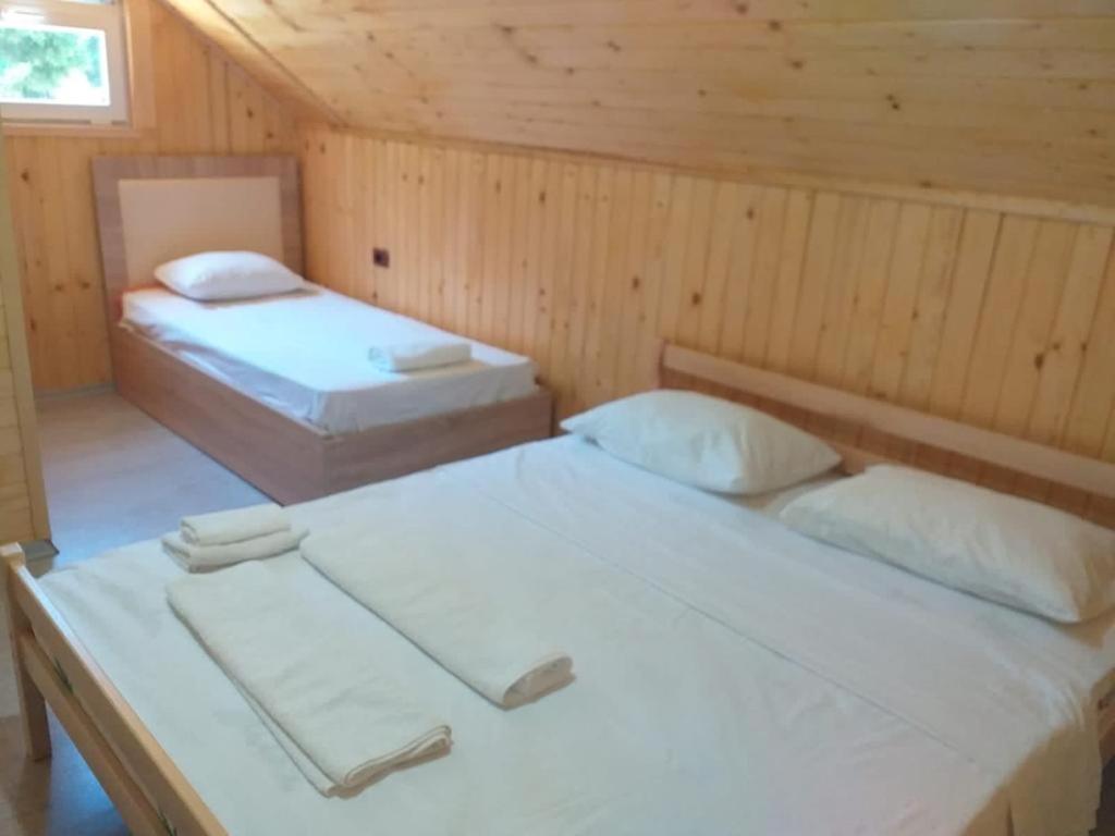 Bujtina Arlindi Bed & Breakfast Valbone Exterior photo