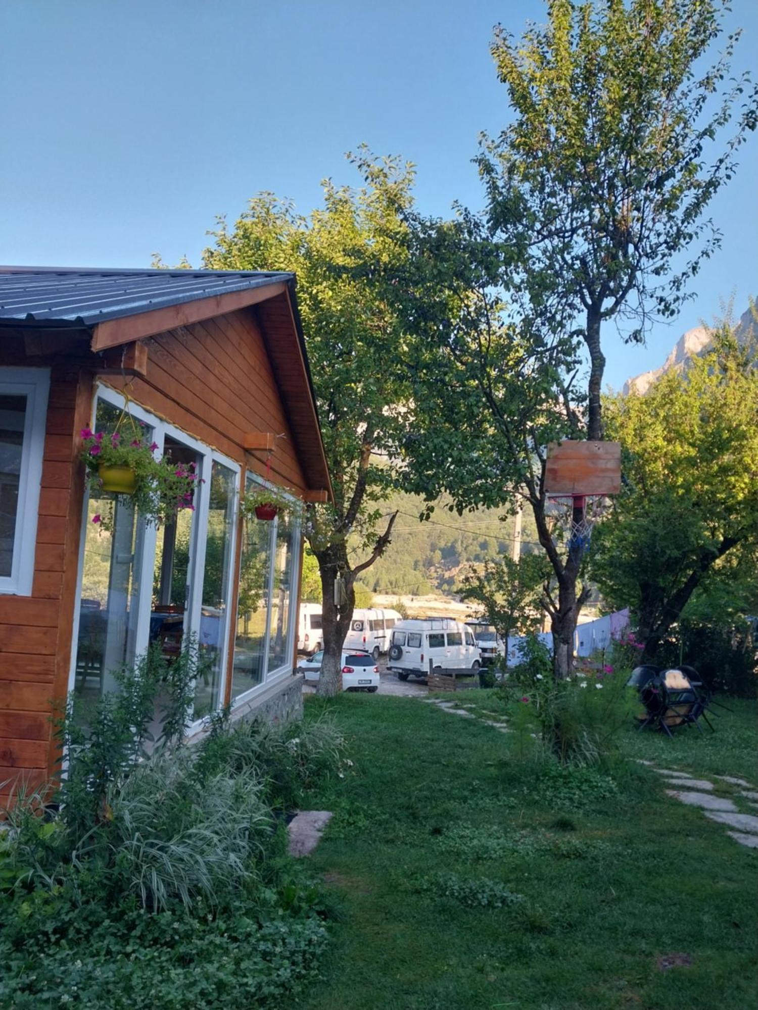 Bujtina Arlindi Bed & Breakfast Valbone Exterior photo