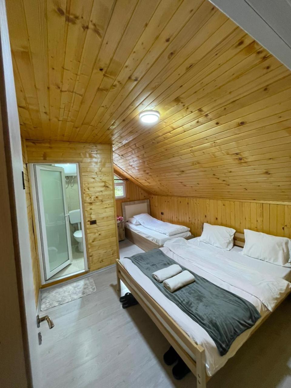 Bujtina Arlindi Bed & Breakfast Valbone Exterior photo